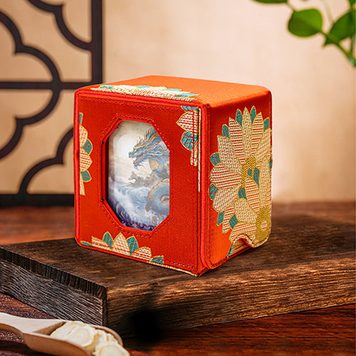 SANSEKING - BROCADE DECK BOX (130+ CARDS) - AUTUMN HARVEST POEM - Immagine 6