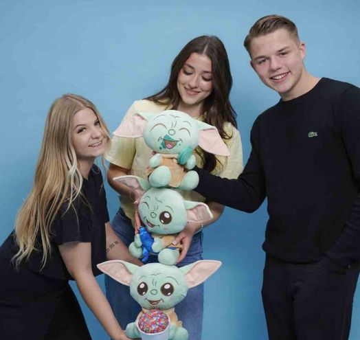 DISNEY - STAR WARS - PELUCHE - GROGU CON MACARON 25CM - PEZZO SINGOLO - Immagine 3