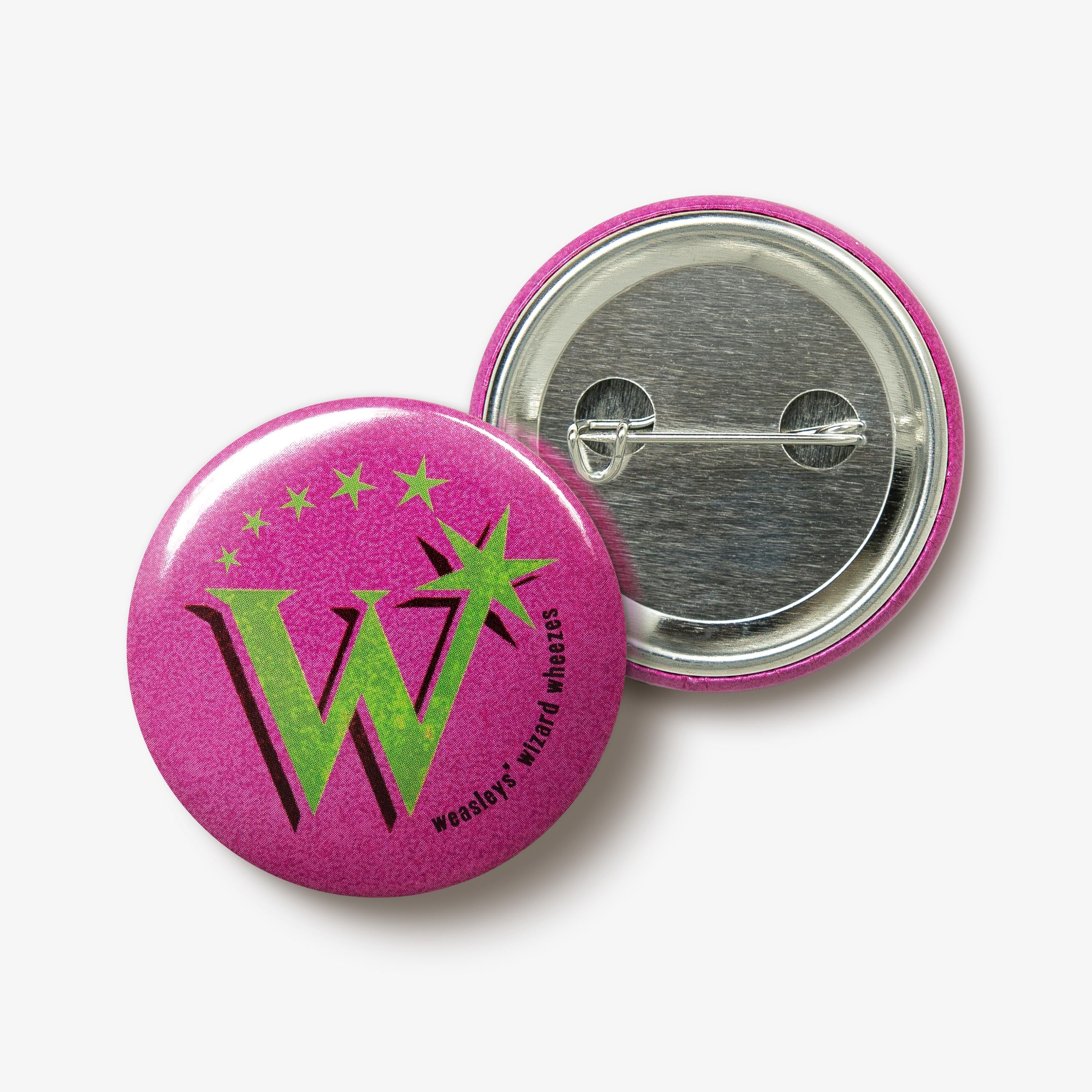 HPBB20 - HARRY POTTER - WEASLEYS' WIZARD WHEEZES 'W' LOGO - BADGE - Immagine 2