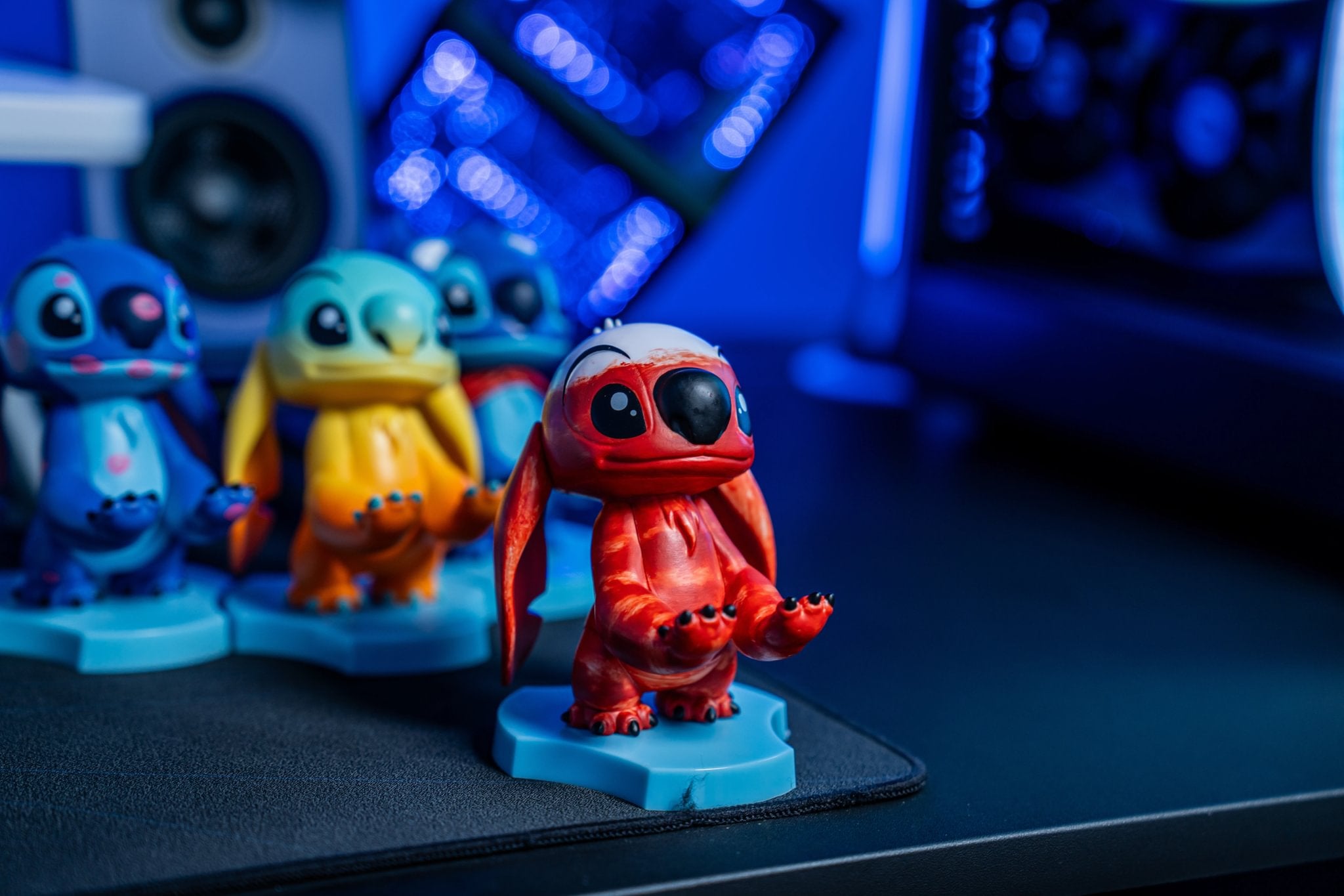 DISNEY - HOLDEM - CHARGING HOLDEM - BADNESS LEVEL STITCH 11CM - Immagine 3