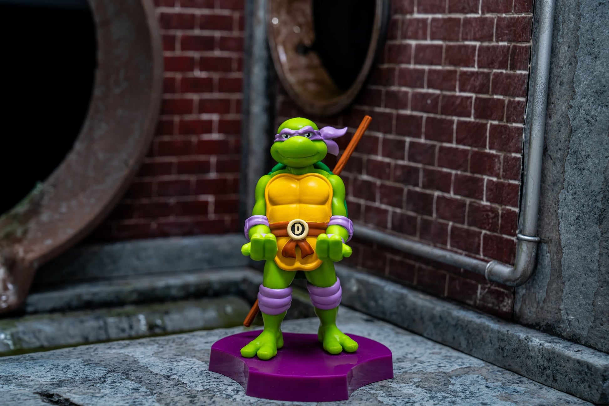 TEENAGE MUTANT NINJA TURTLE - HOLDEM - CHARGING HOLDER - DONATELLO 11CM - Immagine 2