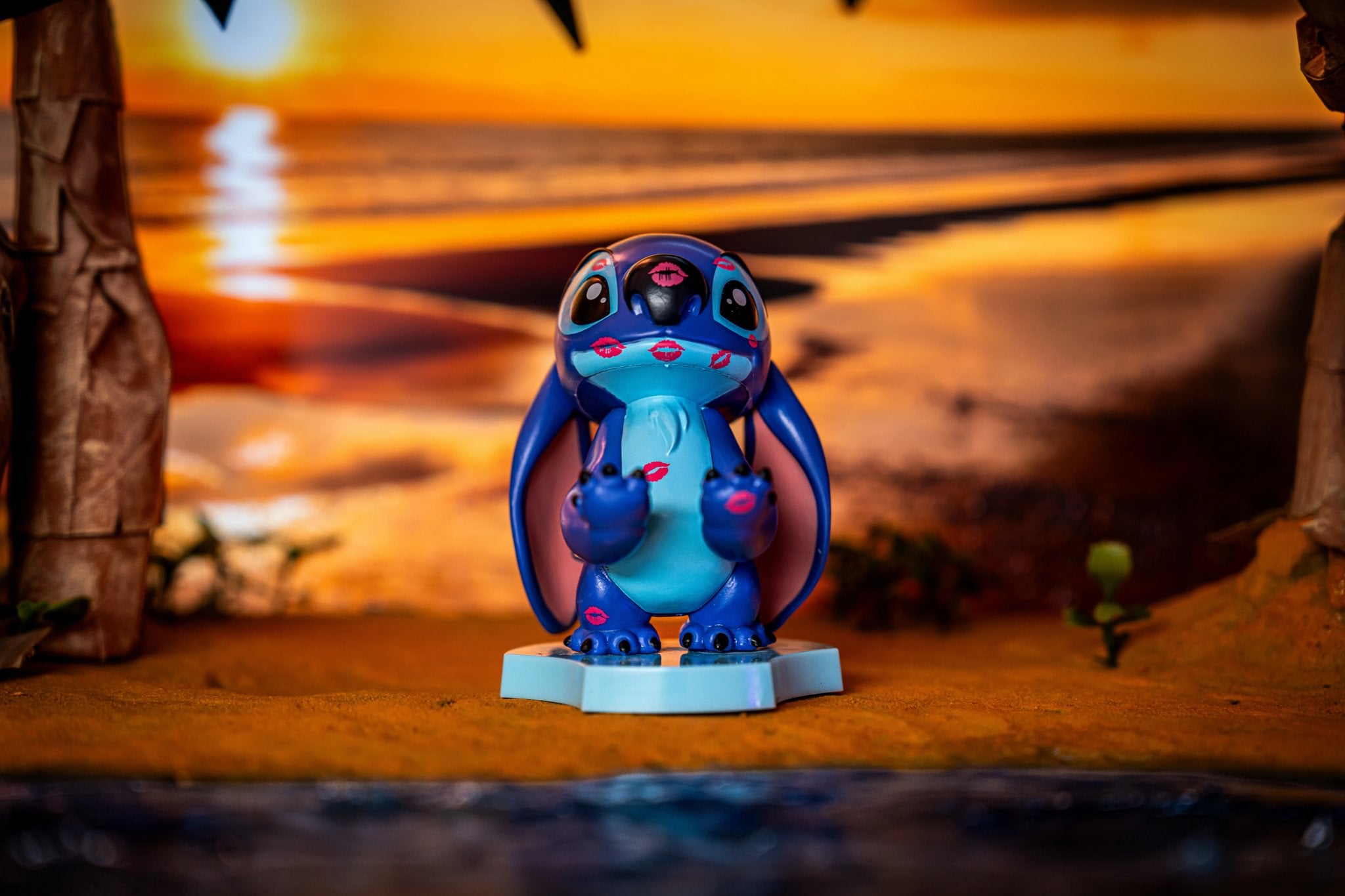 DISNEY - HOLDEM - CHARGING HOLDEM - LOVED UP STITCH 11CM - Immagine 2