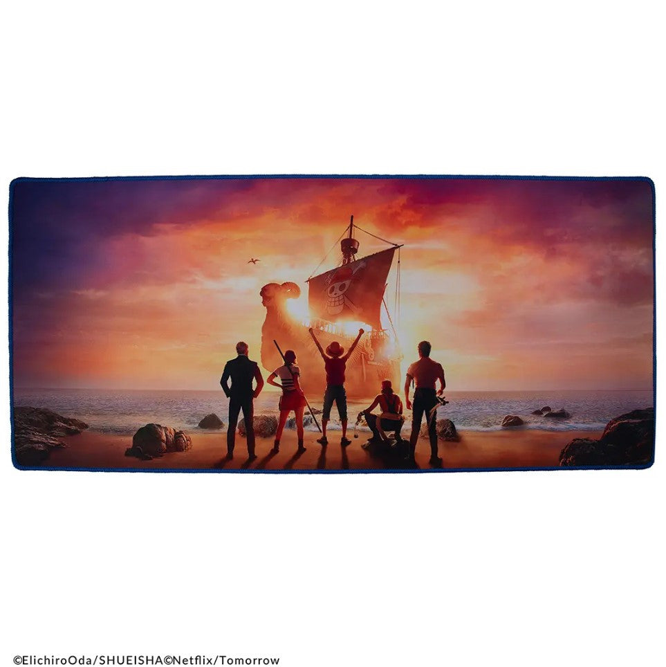 CR2591 - ONE PIECE: NETFLIX - TAPPETINO DA SCRIVANIA - GOING MERRY & LA CIURMA